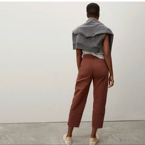 Everlane - The Utility Barrel Pant in Rosewood. Size 14